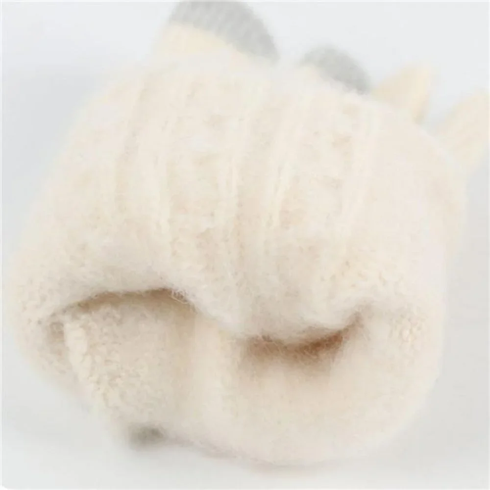 Cable Knit Touchscreen Gloves